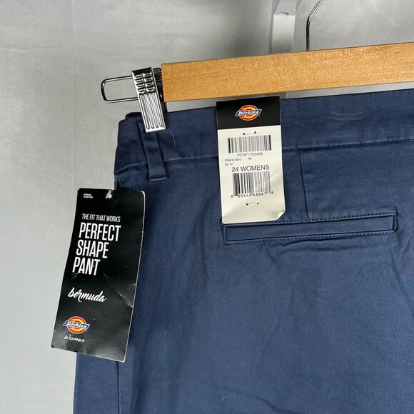 Dickies The Perfect Pant Bermuda Short Straight Navy Blue NEW Size 24 Wo… - Picture 2 of 5